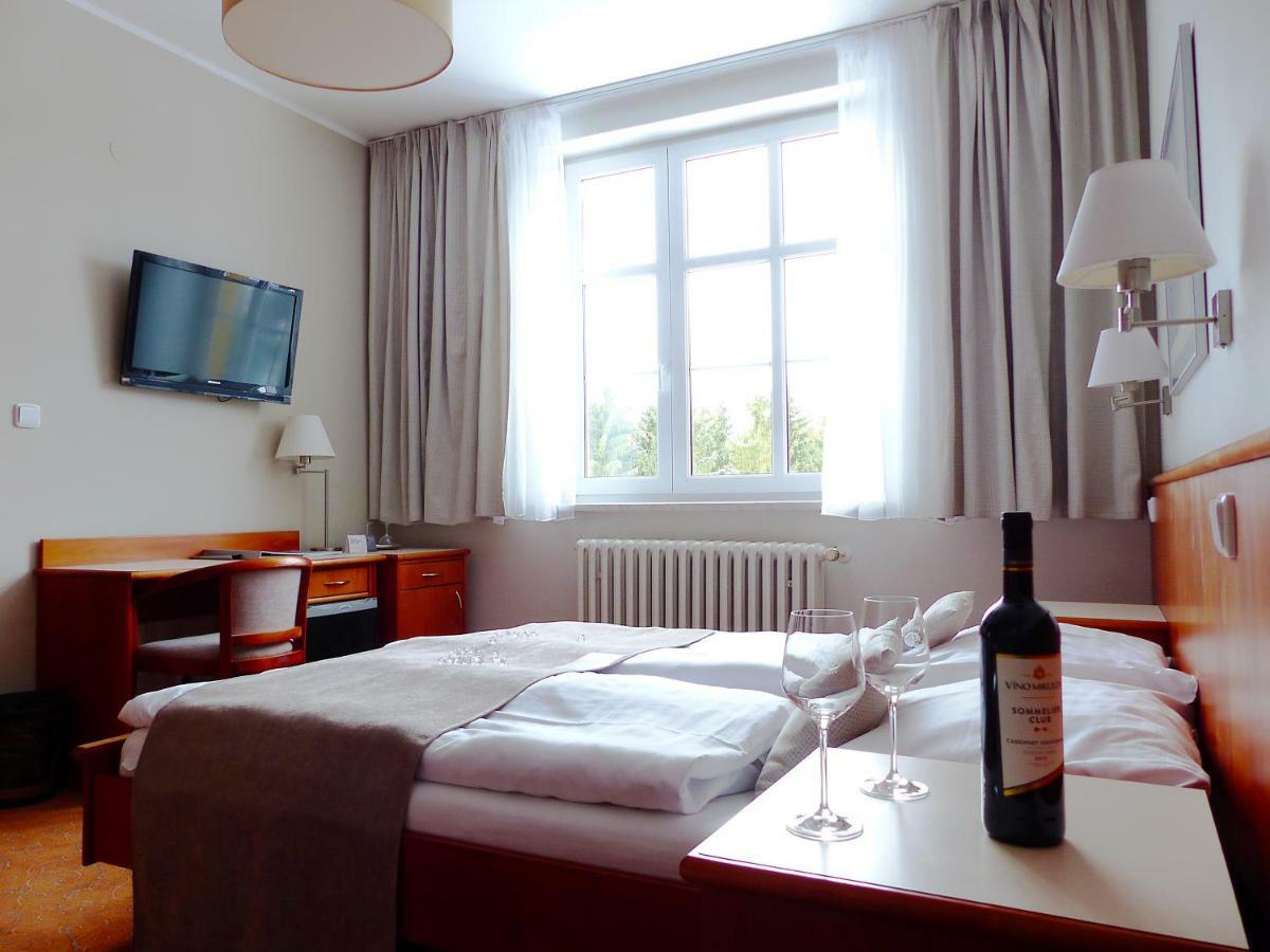 Hotel Snezka Špindlerŭv Mlýn Luaran gambar