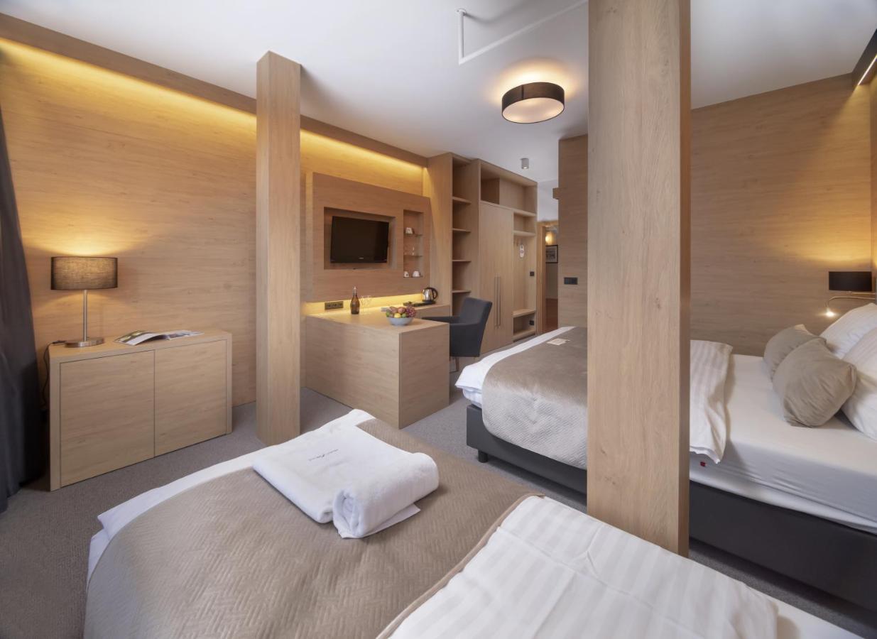 Hotel Snezka Špindlerŭv Mlýn Luaran gambar